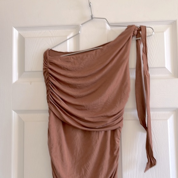 MAJORELLE Montreal Dress in Milk Chocolate - Picture 5 of 9